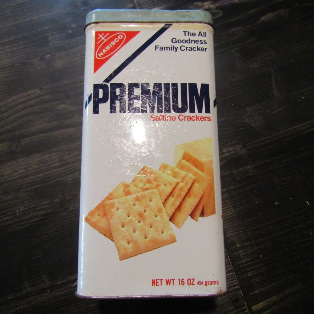 Vintage saltine cracker tin